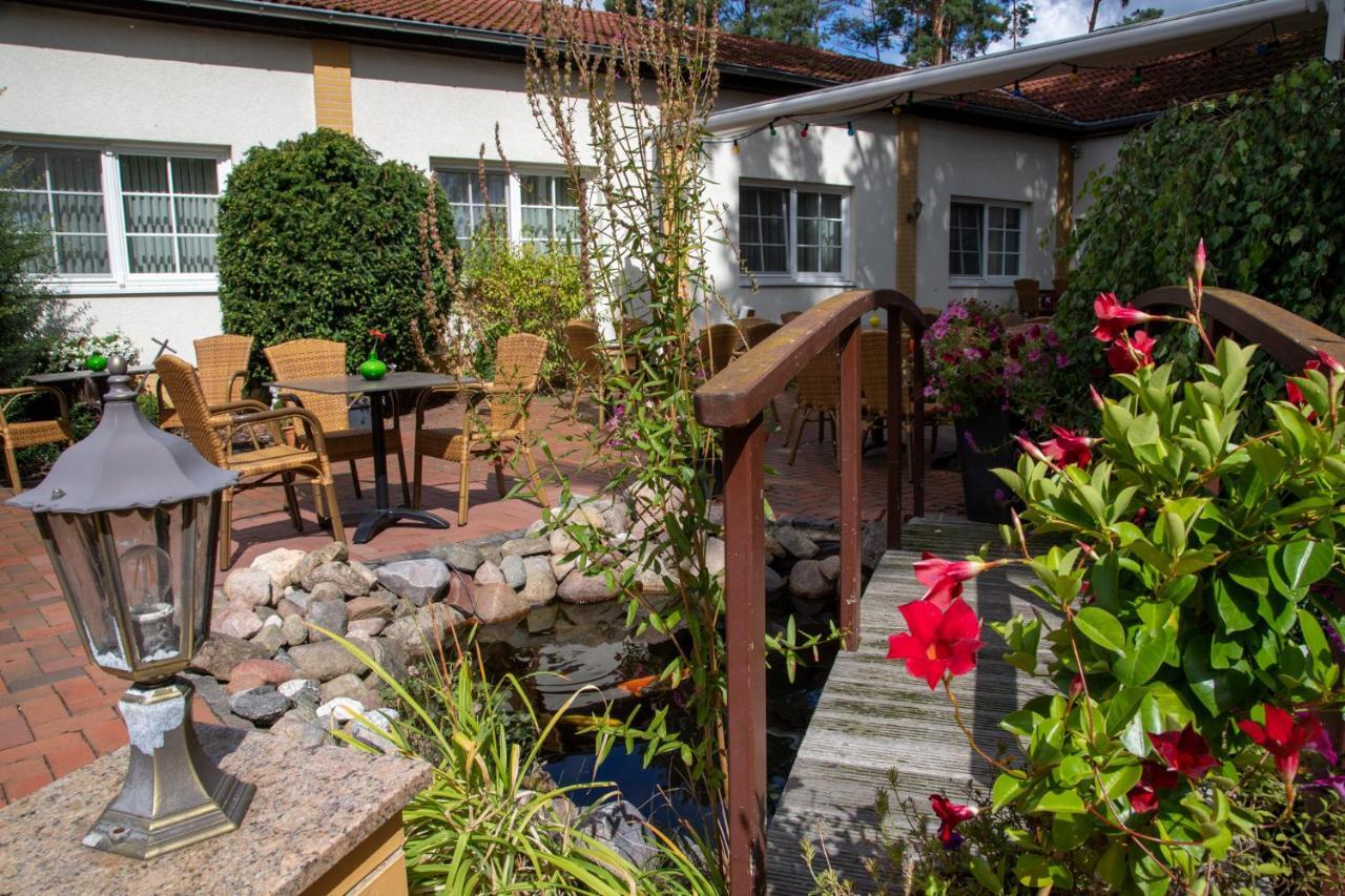 Hotel Fliegerheim Borkheide Buitenkant foto