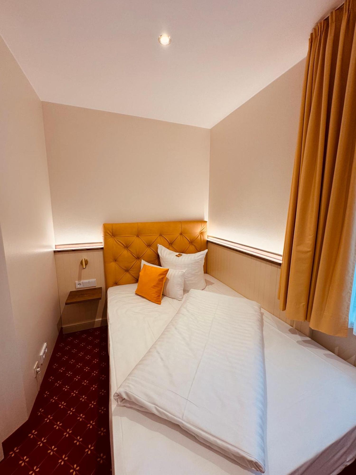 Hotel Fliegerheim Borkheide Buitenkant foto