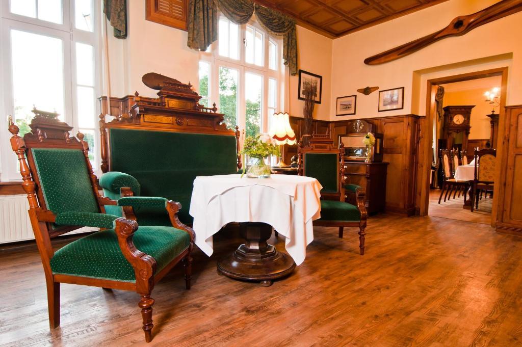 Hotel Fliegerheim Borkheide Buitenkant foto