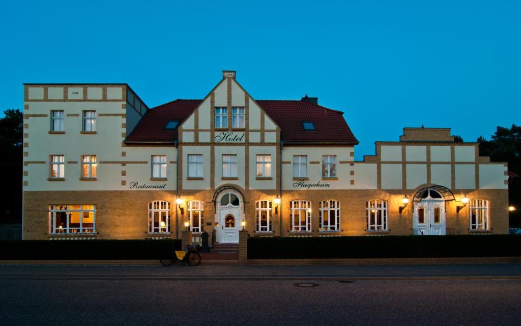 Hotel Fliegerheim Borkheide Buitenkant foto